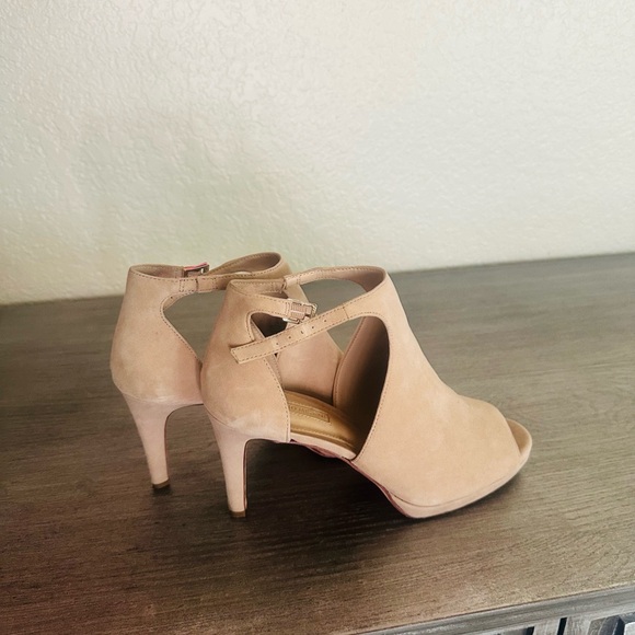 Antonio Melani Tan heels - Picture 2 of 5